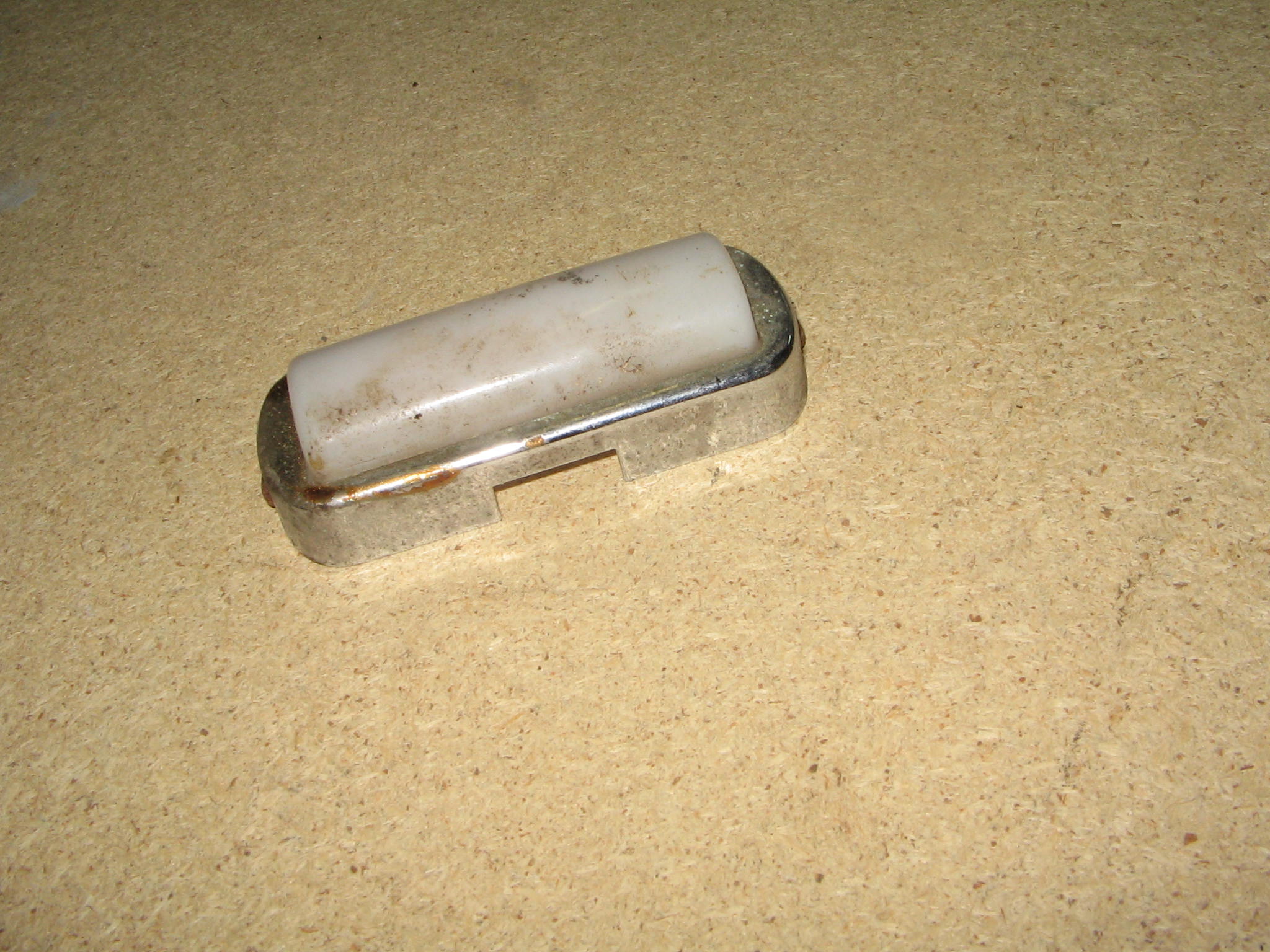 GUSCIO PLAFONIERA N.689